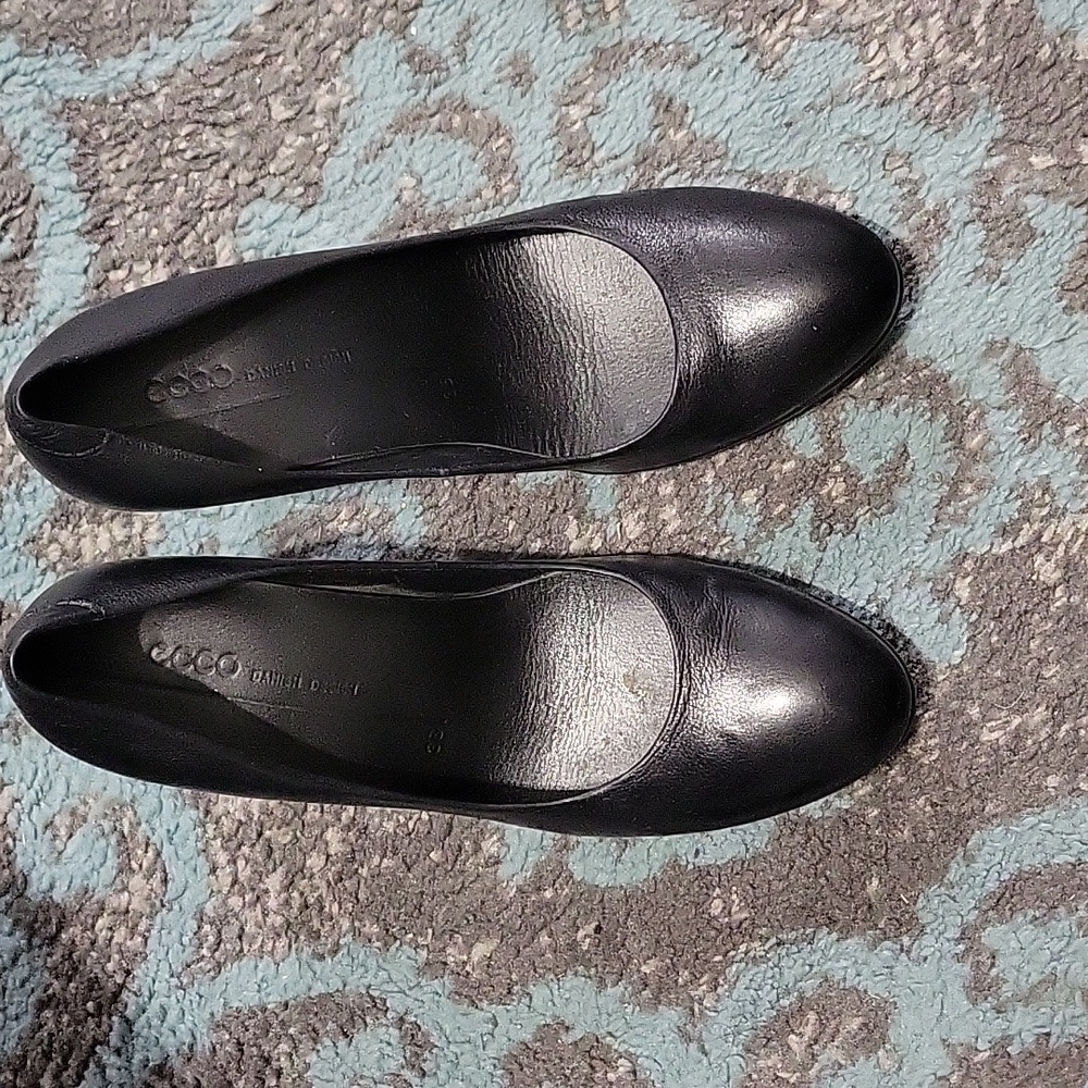 ECCO black heels, size 7.5,very comfortable, great condition.
